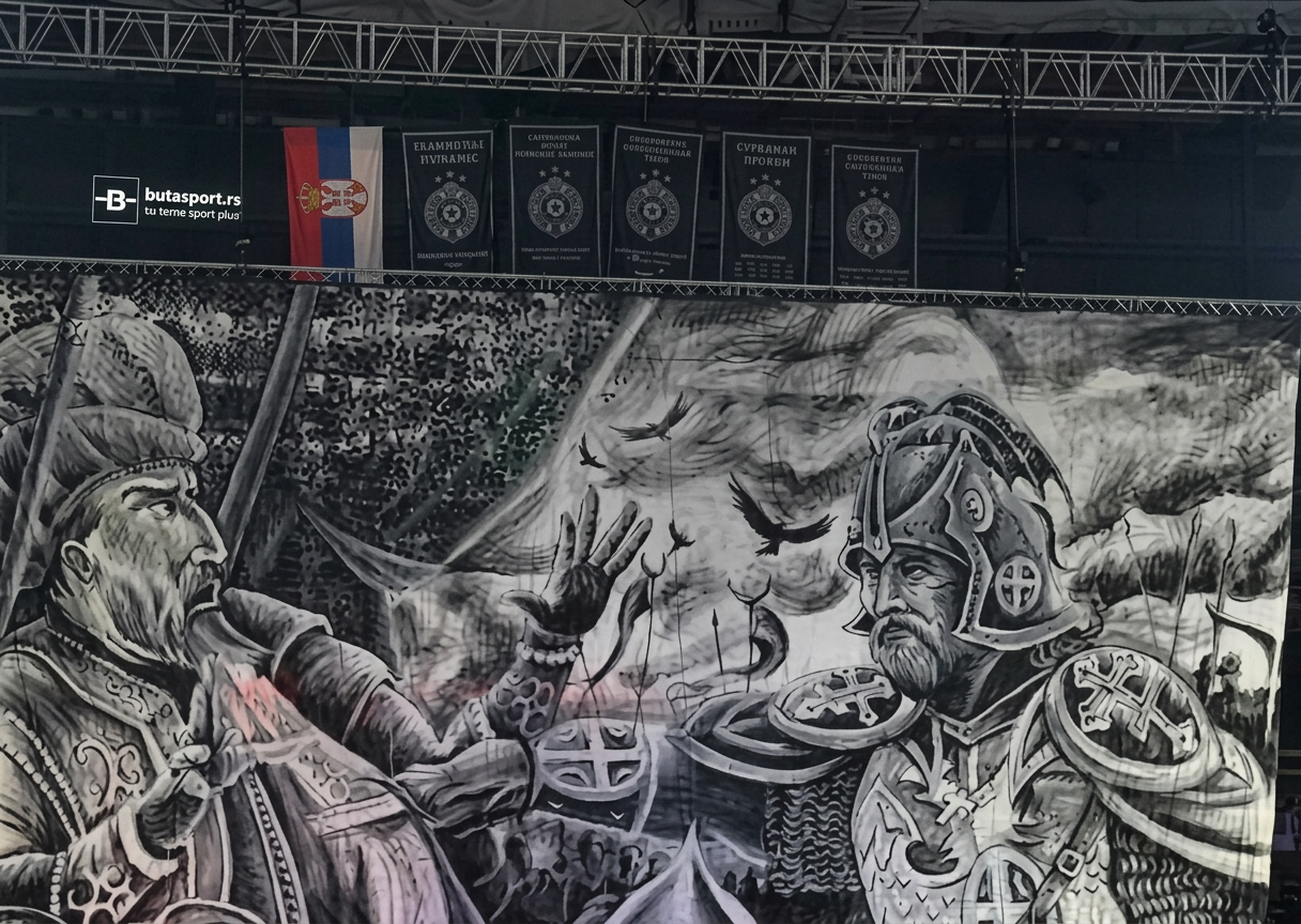 Coreografia dei tifosi serbi del Partizan.